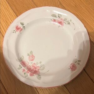 *FREE* floral pattern ceramic plate